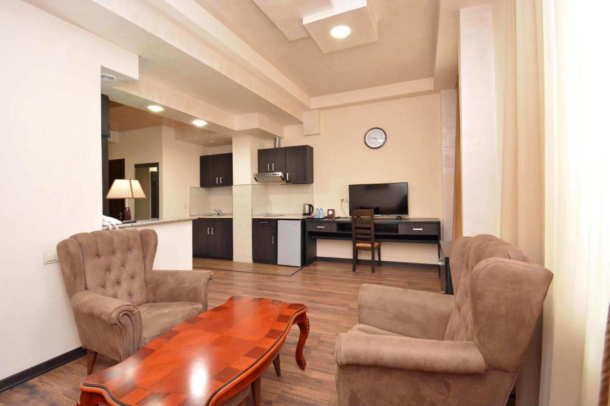 יירבאן Partez Hotel מראה חיצוני תמונה
