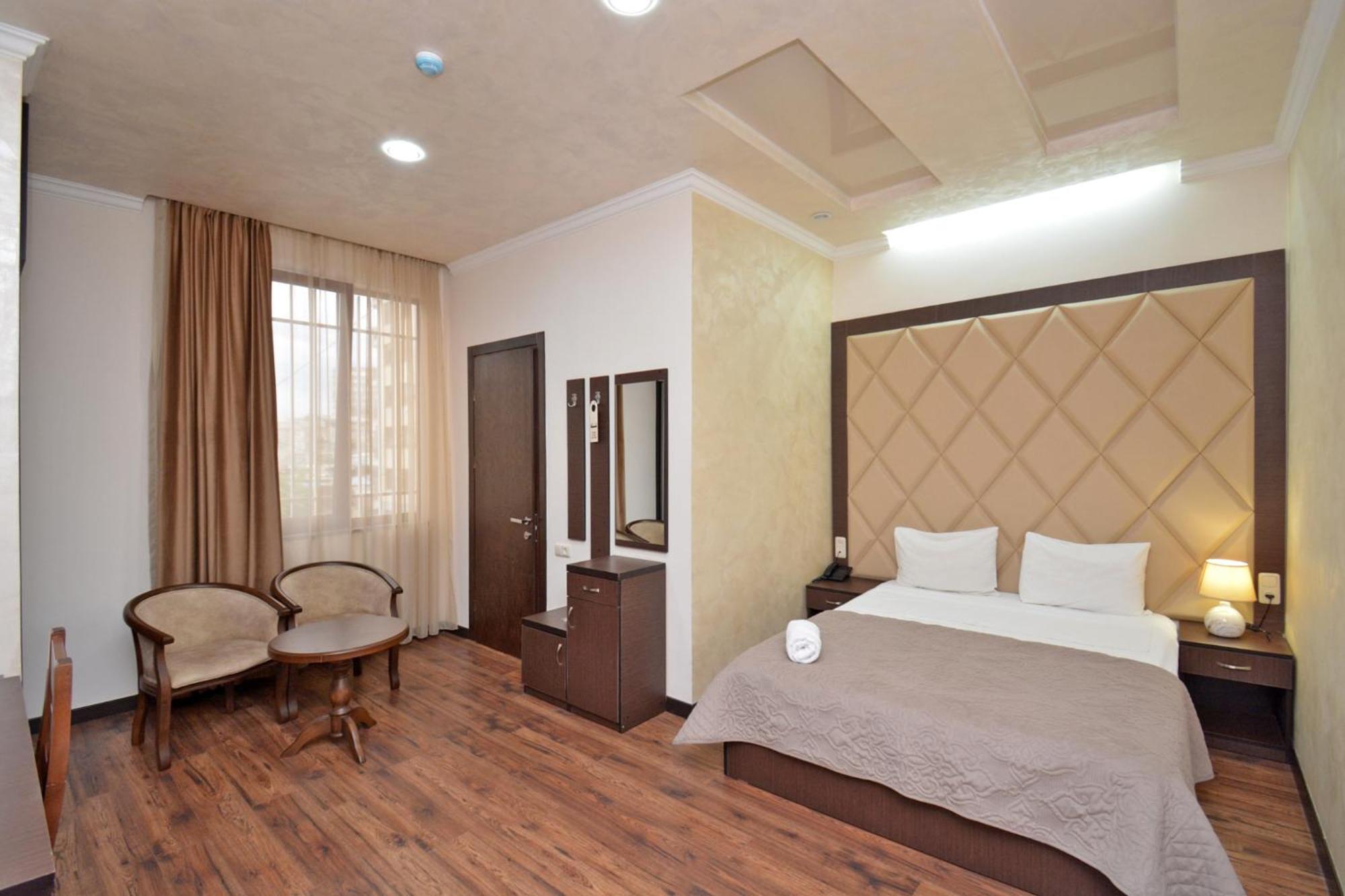 יירבאן Partez Hotel מראה חיצוני תמונה