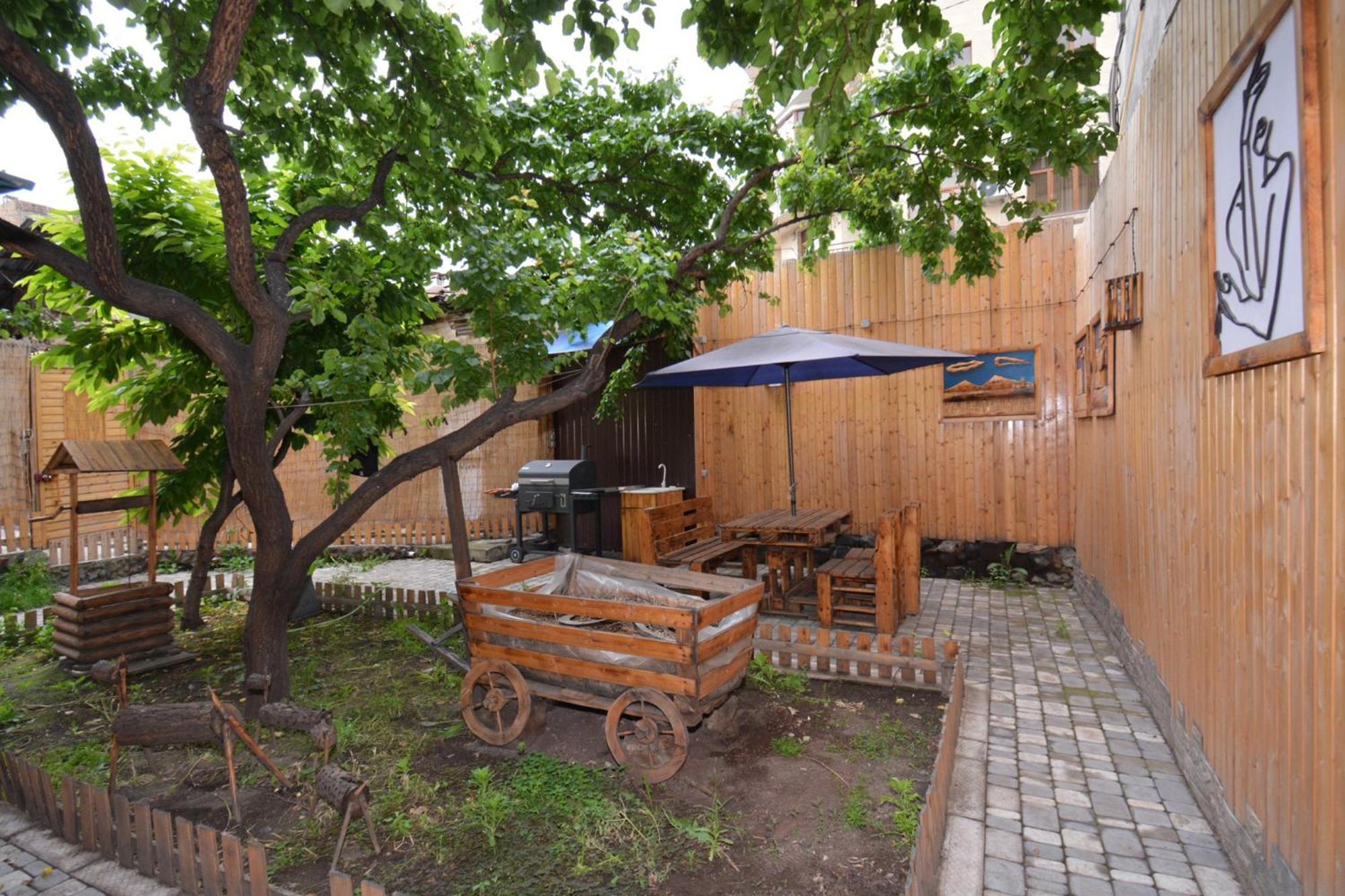 יירבאן Partez Hotel מראה חיצוני תמונה