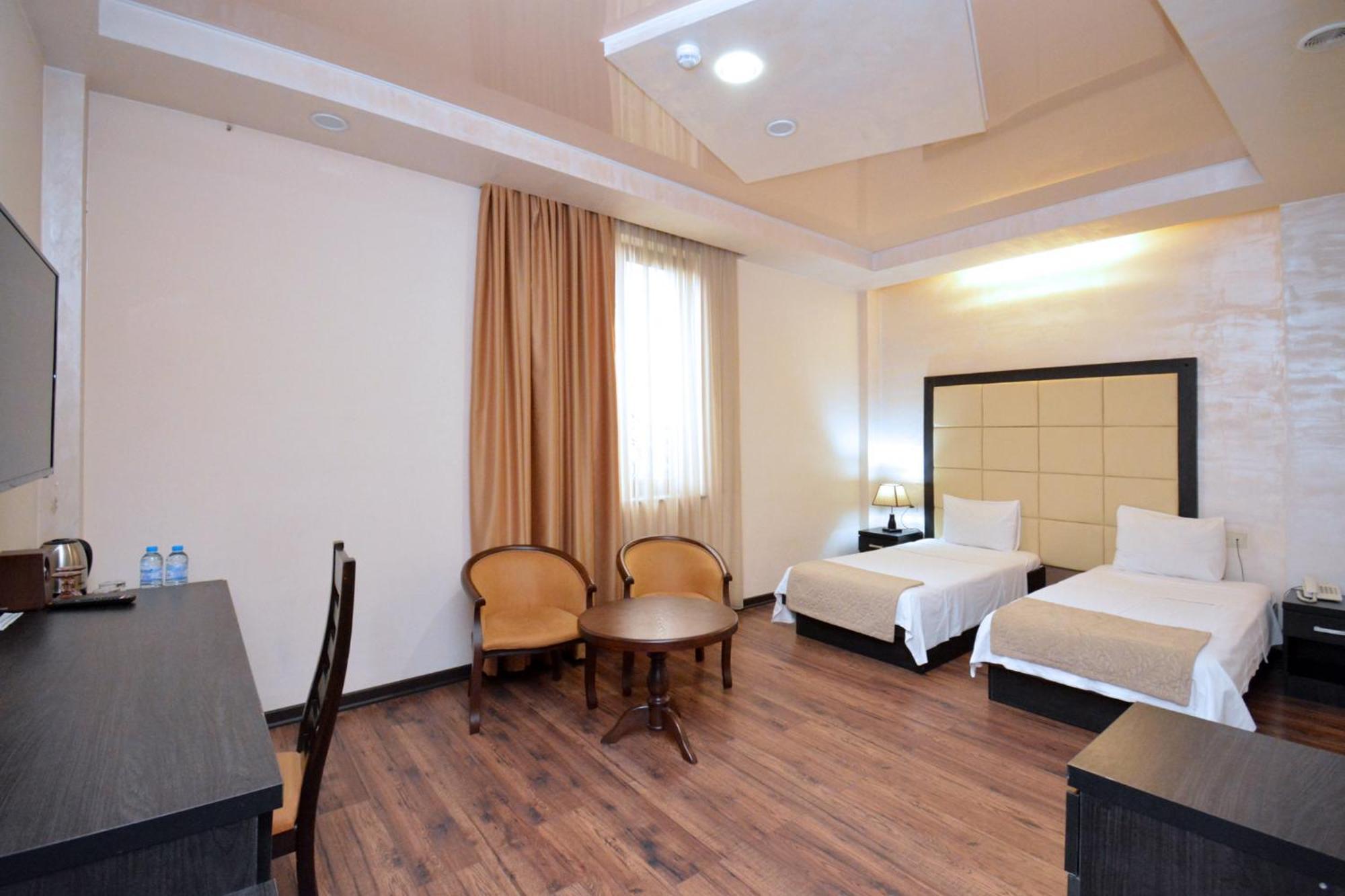 יירבאן Partez Hotel מראה חיצוני תמונה