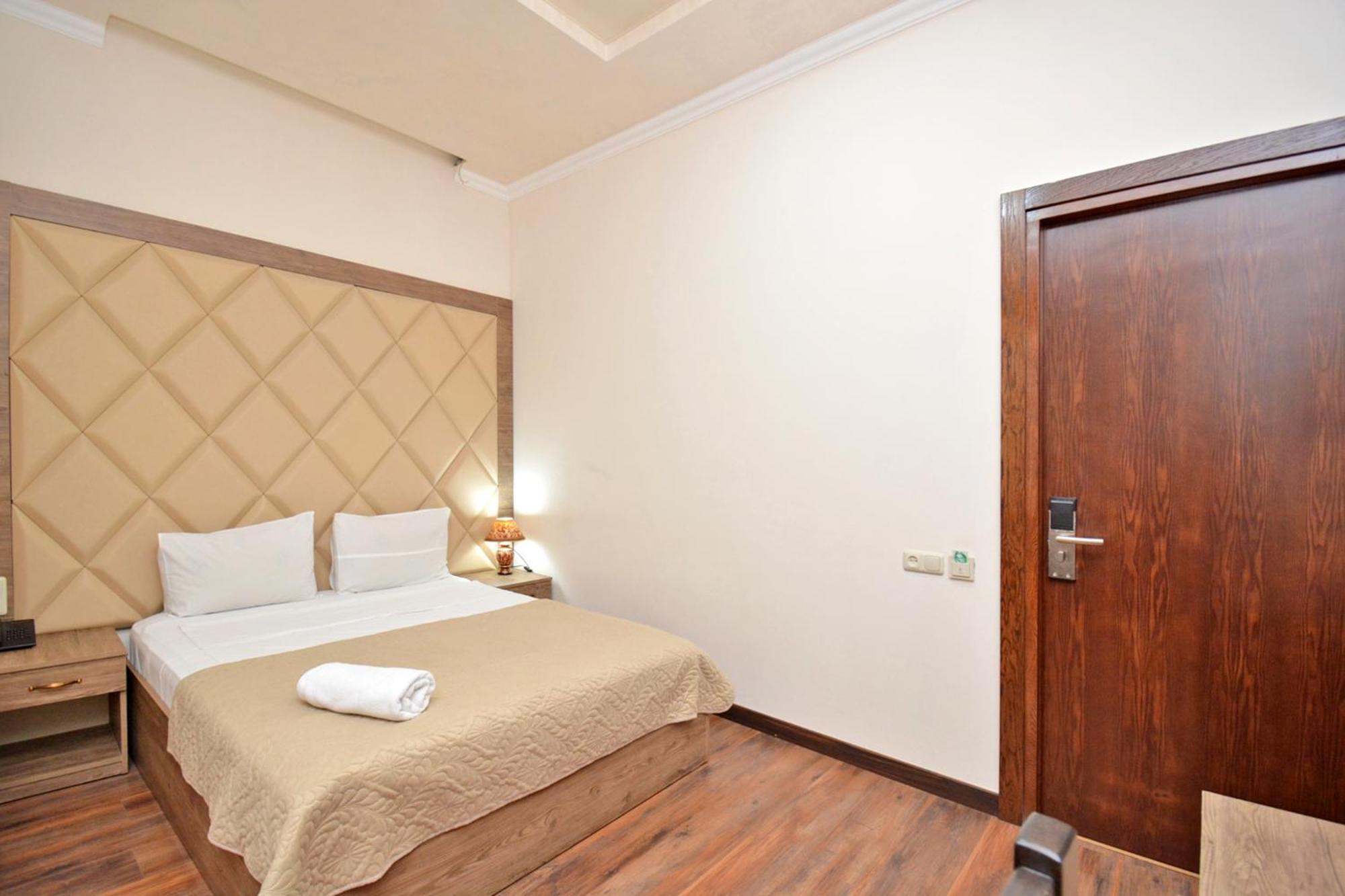 יירבאן Partez Hotel מראה חיצוני תמונה