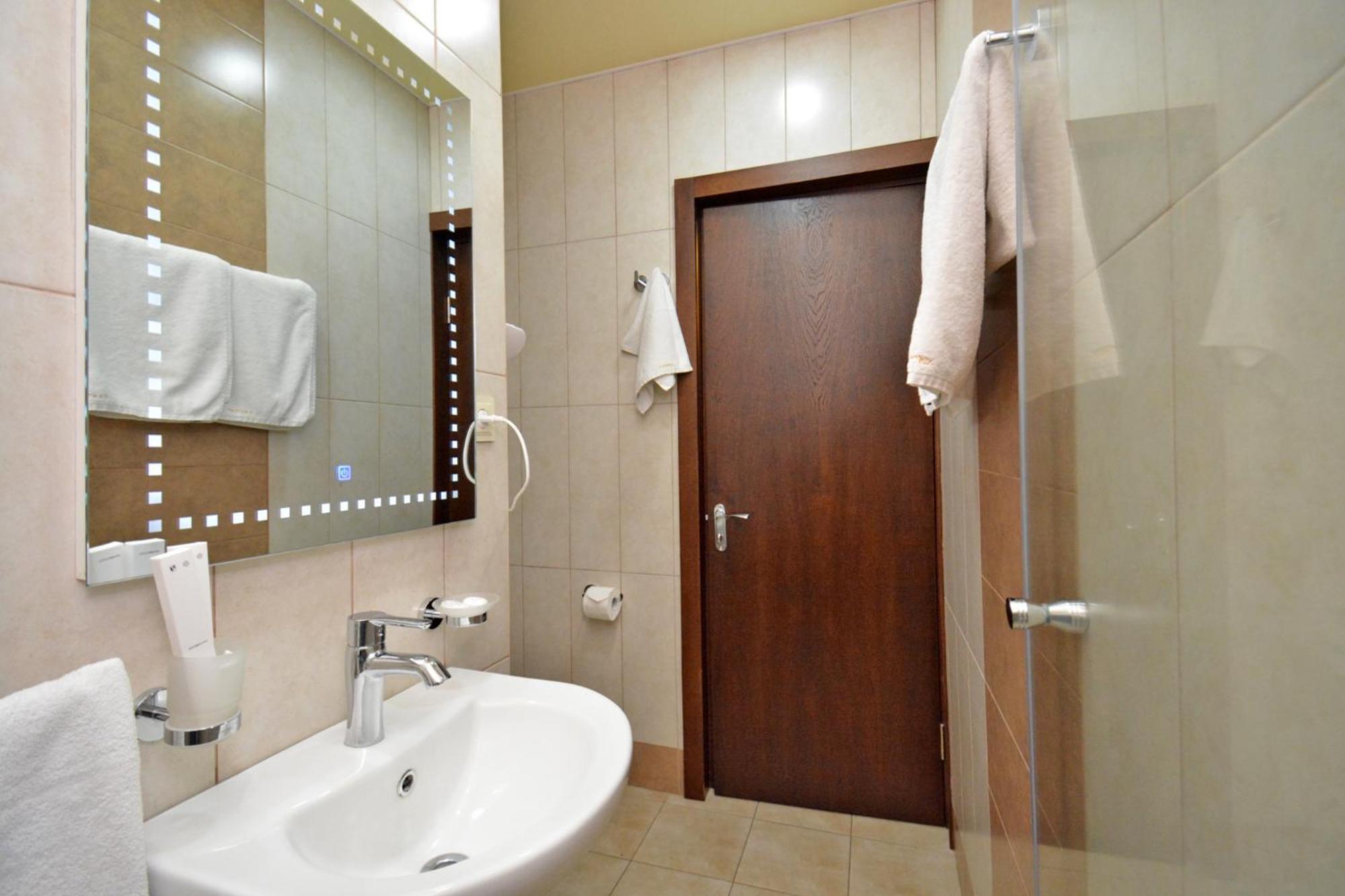 יירבאן Partez Hotel מראה חיצוני תמונה