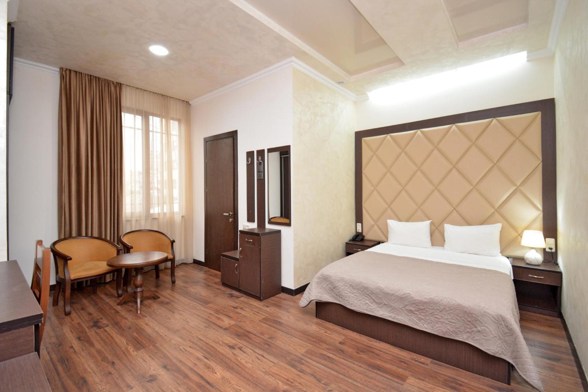 יירבאן Partez Hotel מראה חיצוני תמונה