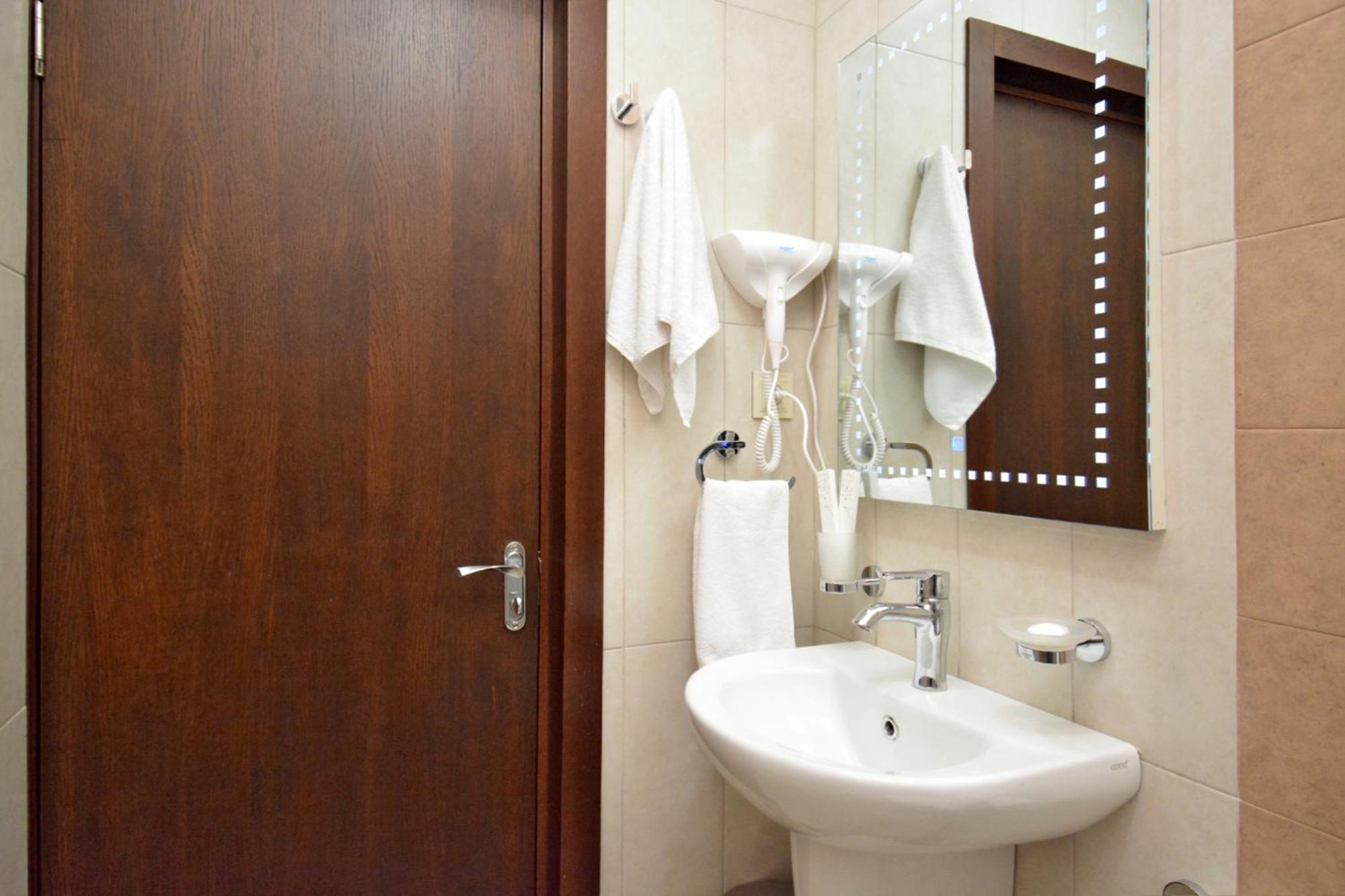 יירבאן Partez Hotel מראה חיצוני תמונה