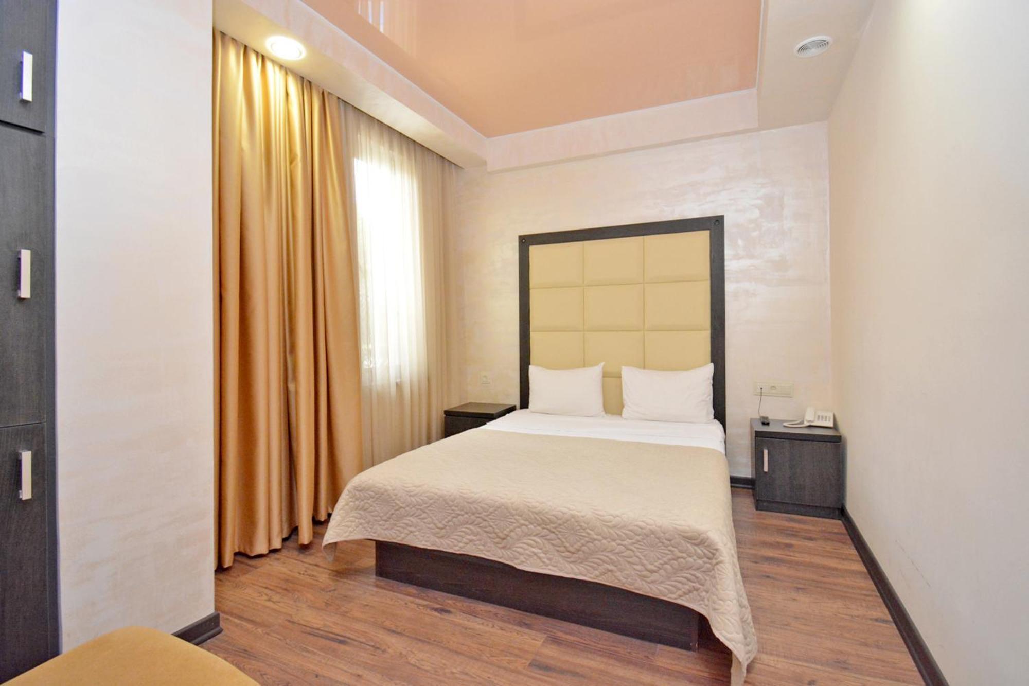 יירבאן Partez Hotel מראה חיצוני תמונה