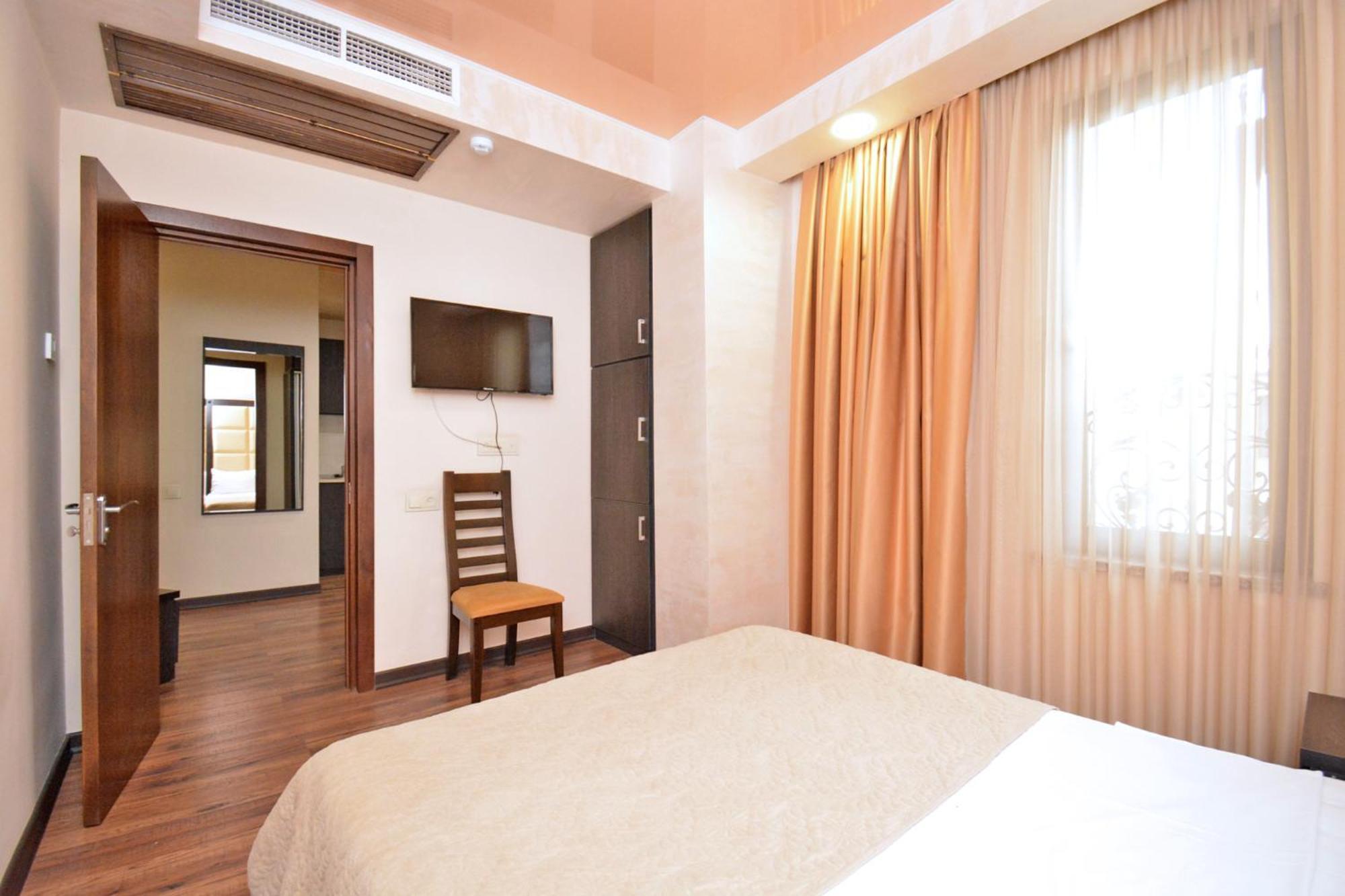 יירבאן Partez Hotel מראה חיצוני תמונה